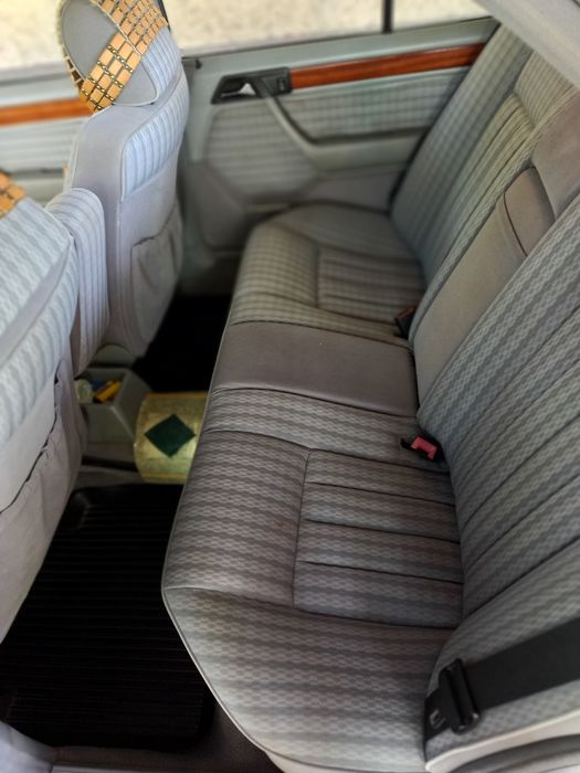 Mercedes E260 год 1992