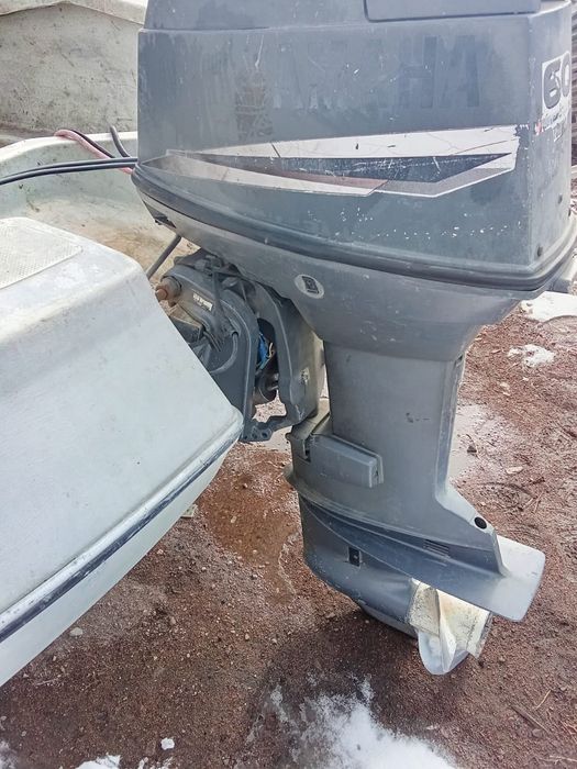 Моторное лодка пластик с мотором