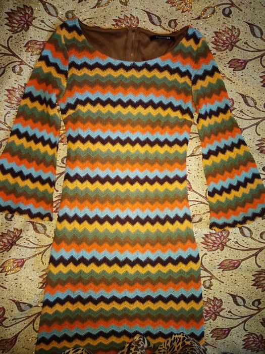 Платье теплое модное и трендовое