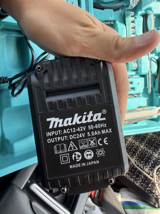 Акумулаторен винтоверт Makita 24V + куфар и аксесоари