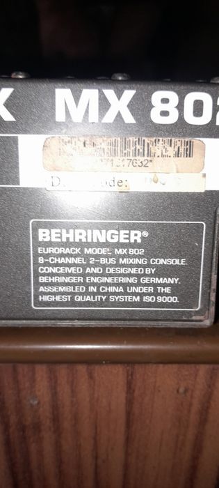 Продам 8 канальную микшерную консоль марки BEHRINGER