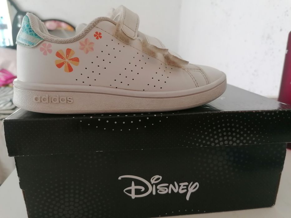 Пантофки  и маратонки Адидас момиче 28 номер