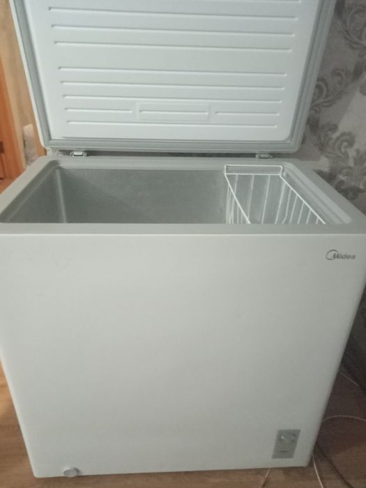 Продам морозильный ларь Midea