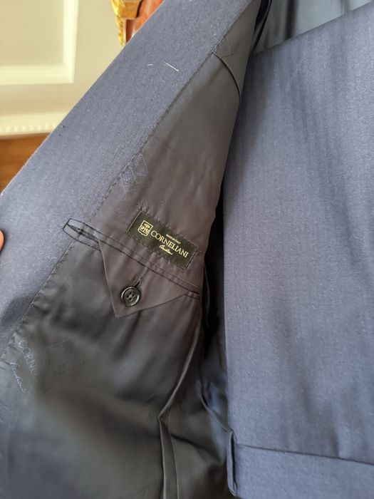 Костюмы Corneliani
