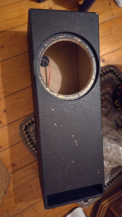 Incinta boxa lada cutie  subwoofer