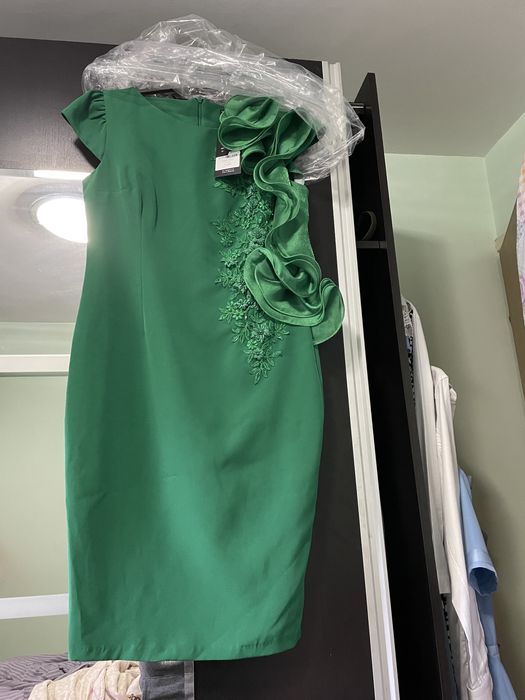 Rochie MBG Verde cu broderie și volan organza