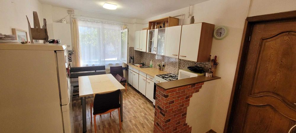 Apartament cu 3 camere