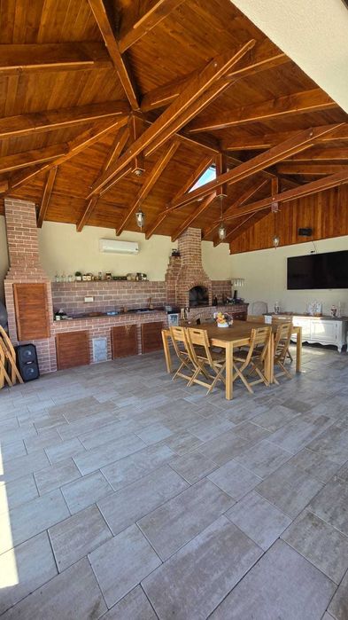 Vilă cu piscină PREMIUM ,1700m2teren ,LUX