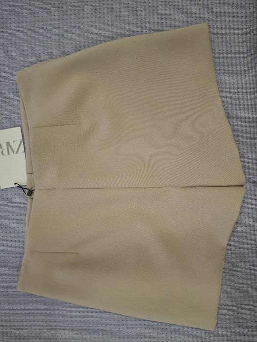 Нови поли на Зара / Zara 40 номер/ Л