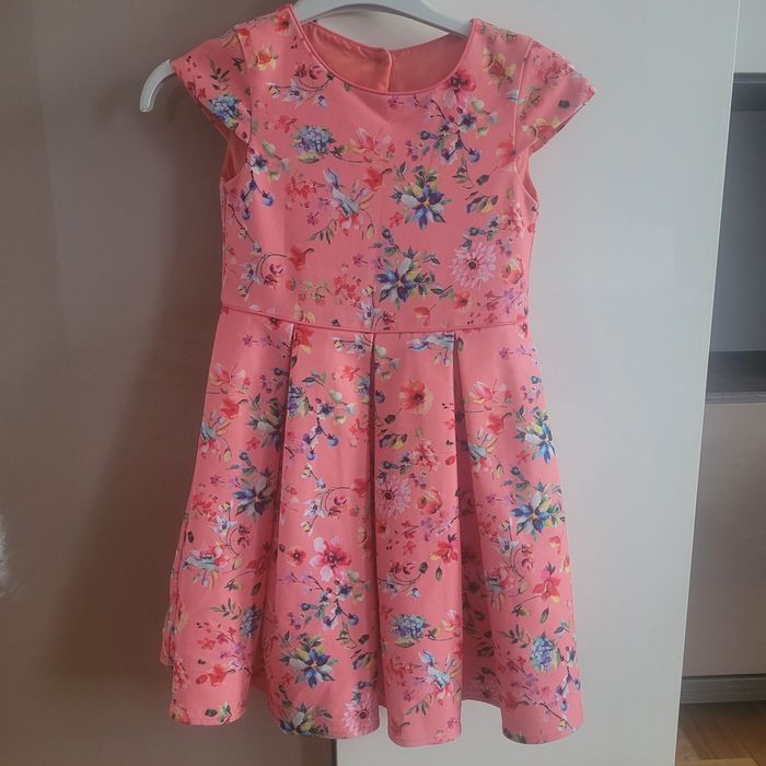 Vând rochie eleganta fete