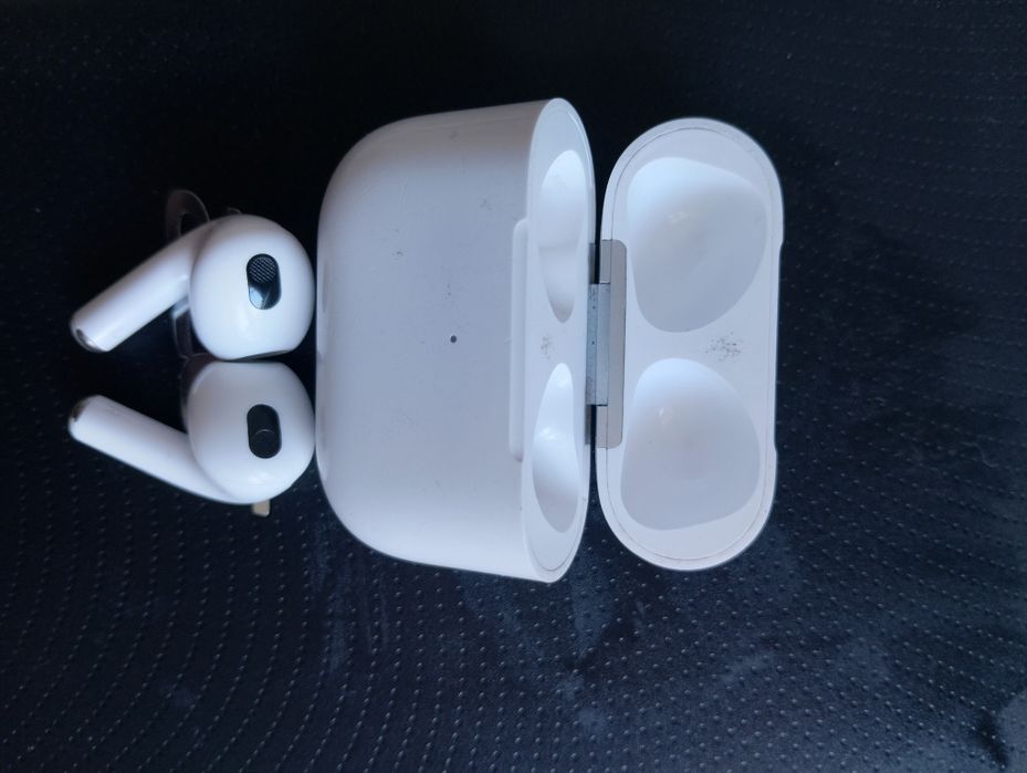 Продам Apple AirPods Pro оригинал / хорошее состояние
