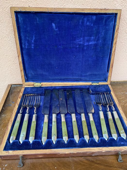 Английски комплект кухненски прибори