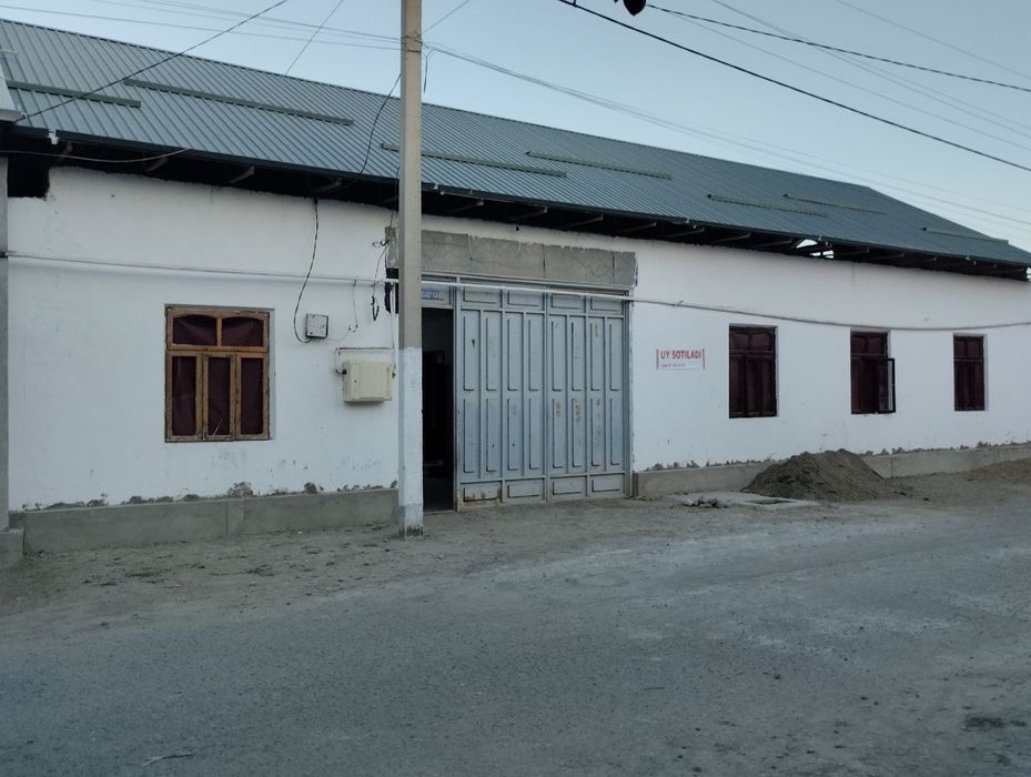 Hovli sotiladi narxi 400mln gaz sevet ichimlik suv muammo yoq