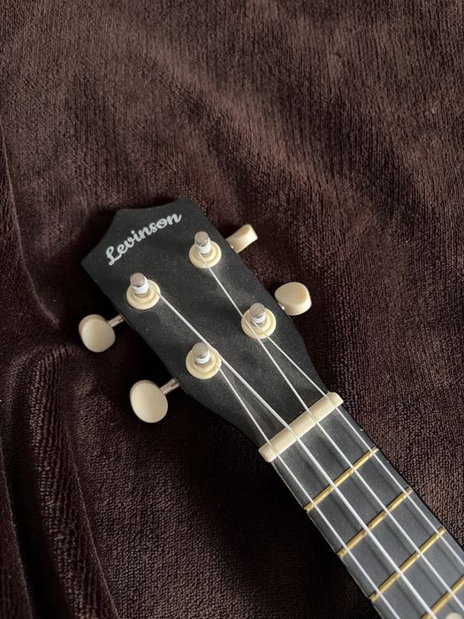 Продам Укулеле бу