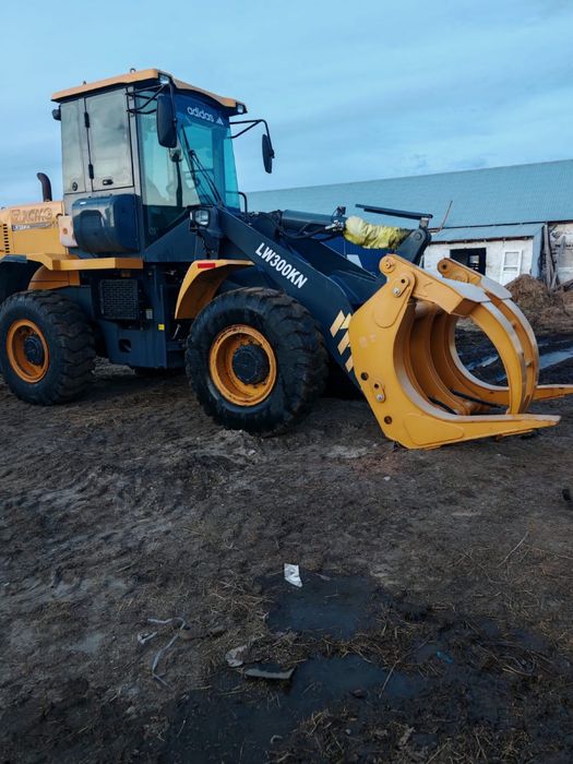 погрузчик 2кубовый в хорошем состояний