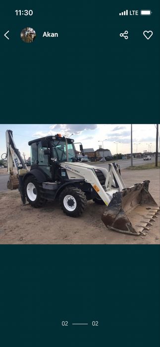 Экскаватор-погрузчик и ямобур