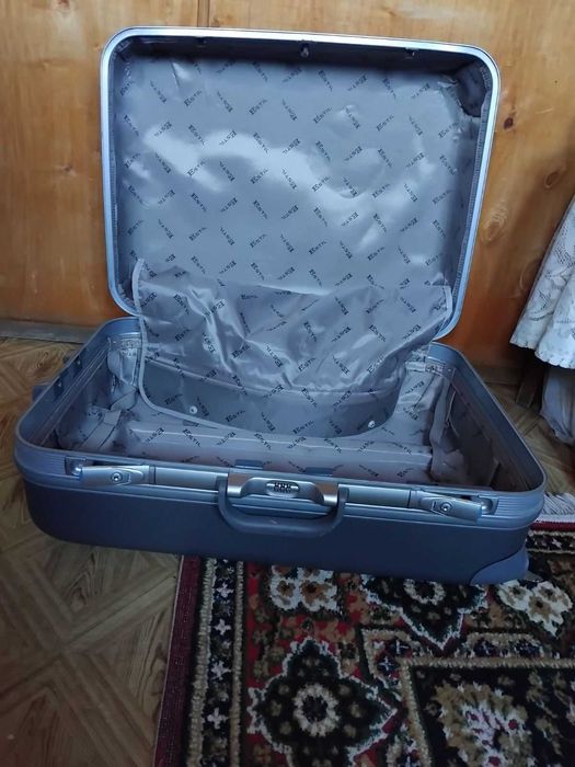 Куфар Естил, голям размер