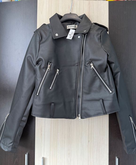 Кожено яке ,чисто ново ! Плащането е  при куриер с наложен платеж !