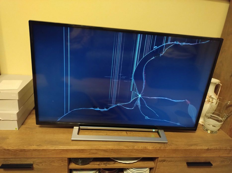 Vand sau dezmembrez Toshiba 43UL3B63DG  diagonala  110cm