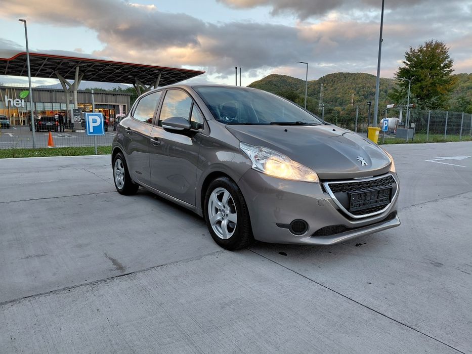 Peugeut  1,6 diesel an 2014 euro 5 Navigație/Incalzire scaune /Jenti /
