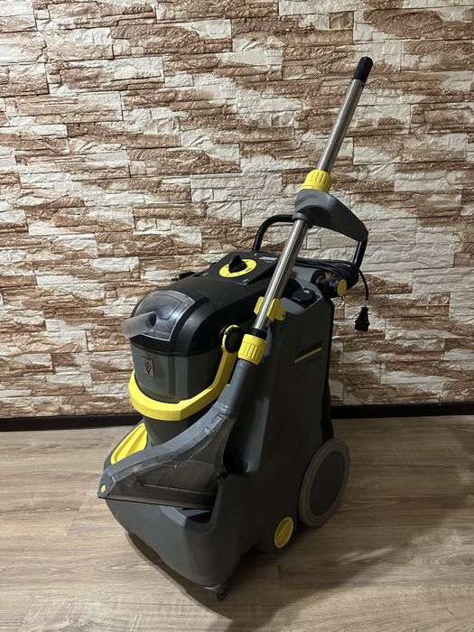 Химчистка Karcher Puzzi 30/4
