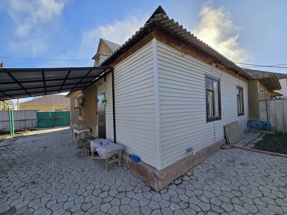 Продаётся 4-комнатный дом в центре города