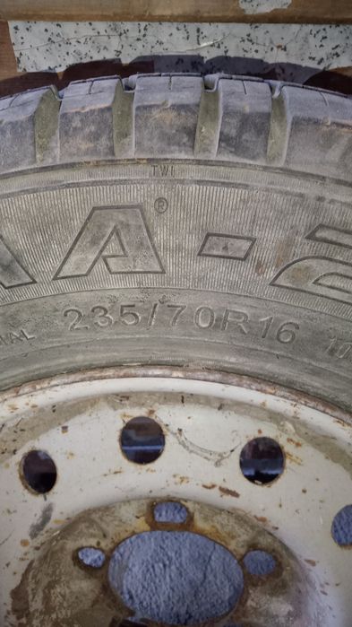 Уазға  дөңгелек 1штук