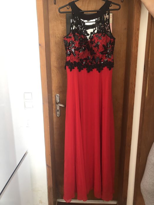 Официална червена рокля