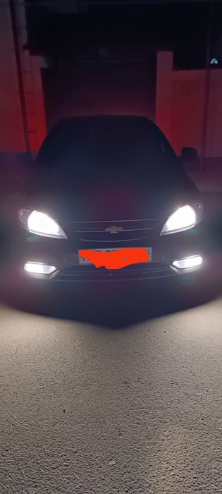 Gentra lasetti mashina sotiladi