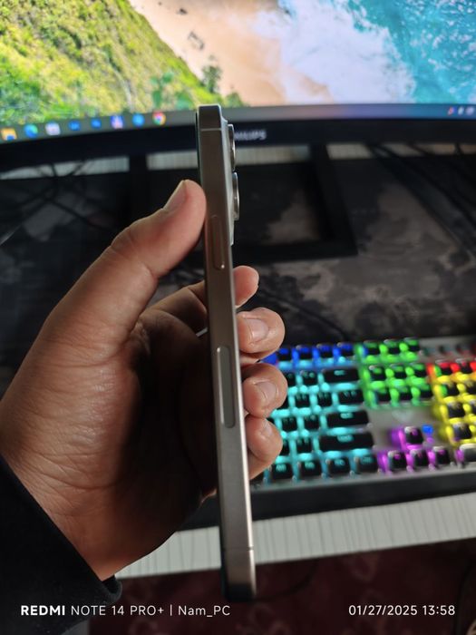 iPhone 15 Pro Max / 256 GB