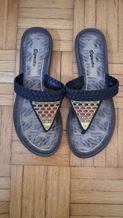 Slapi Grendha marime 37