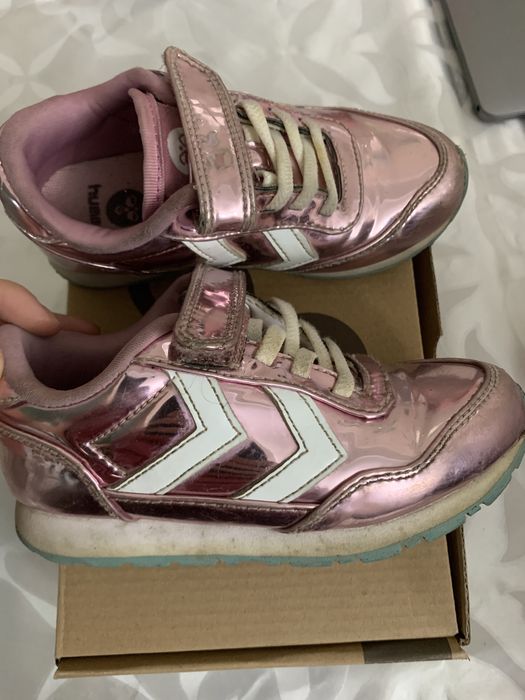 Детские кроссовки