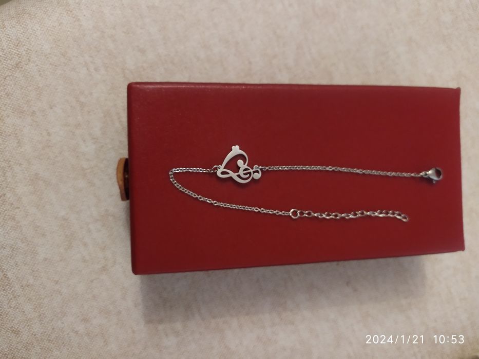 Продается новый женский браслет для любителей музыки