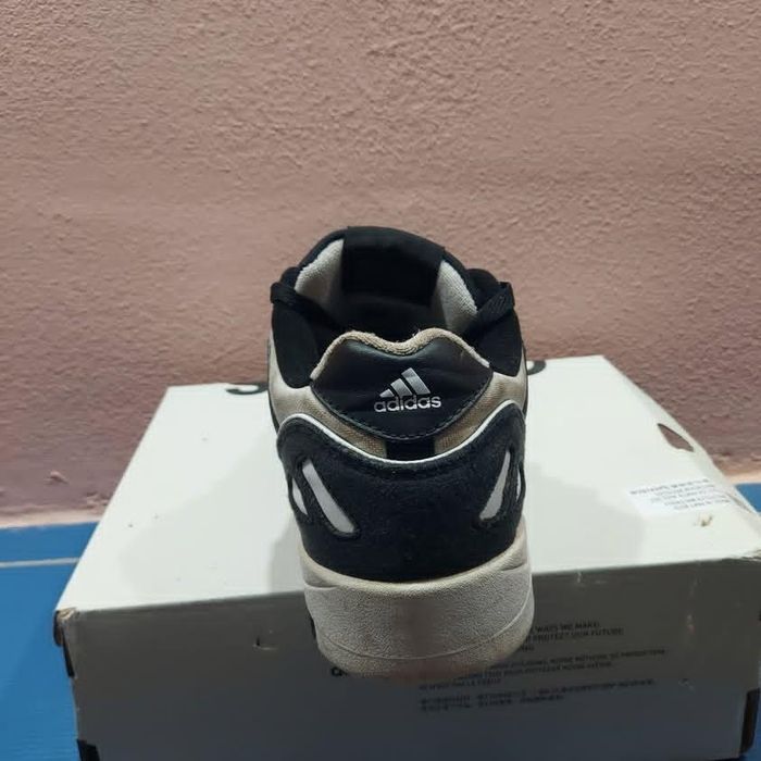 Adidași Adidas HVC 2
