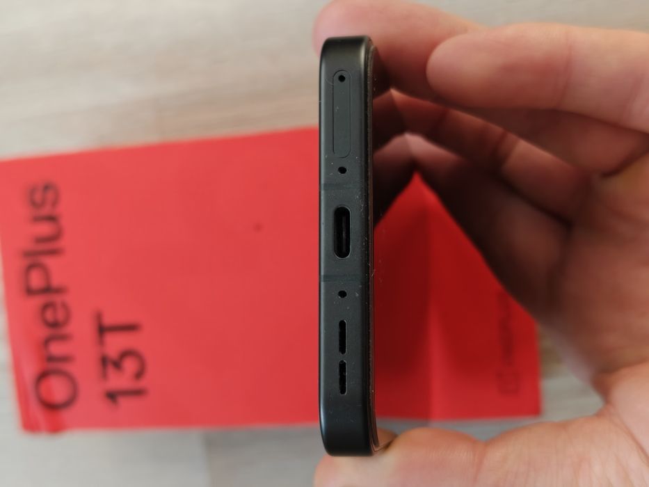 One Plus 13T 256 gb Ram 12+12 5G