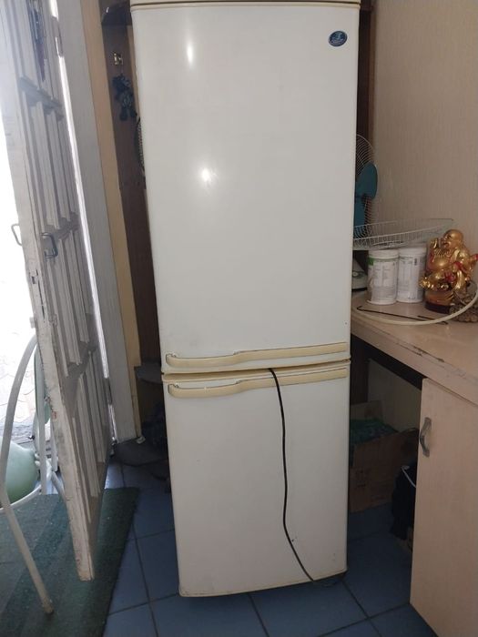 Продам холодильник и газ плиту