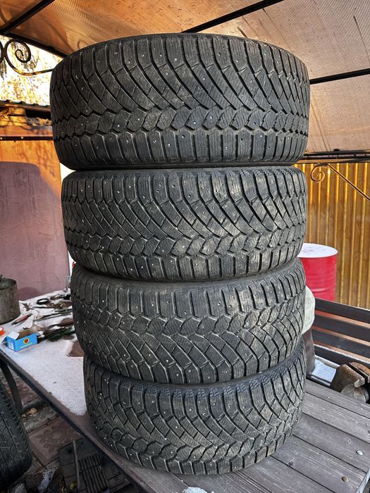 Продам комплект резины