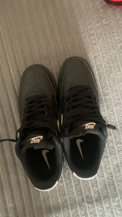 Vand nike uri  putin purtate