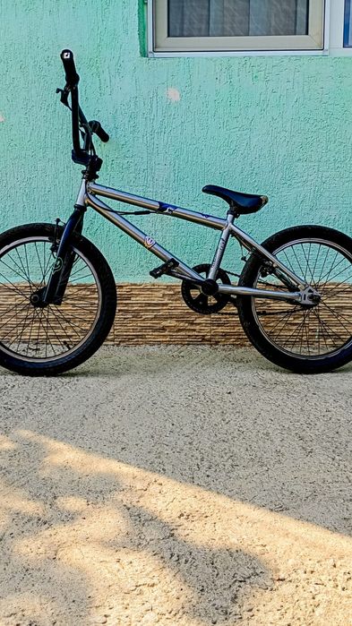 Bicicleta BMX jumper 520