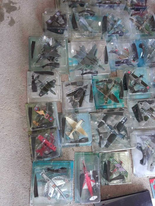 Пълна колекция бойни самолети + списания