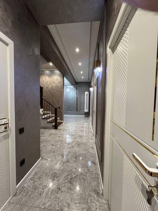 #159 Замона тўйхонаси рўпараси 170м²  6/3-4/4 дуплекс сотилади