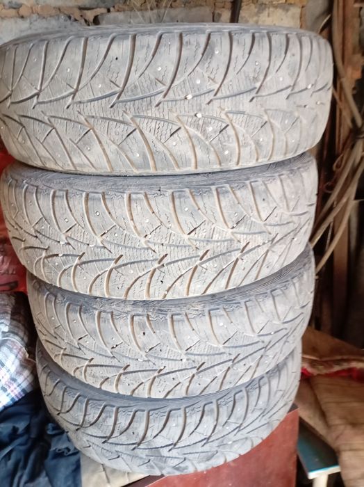 Продам резину комплект