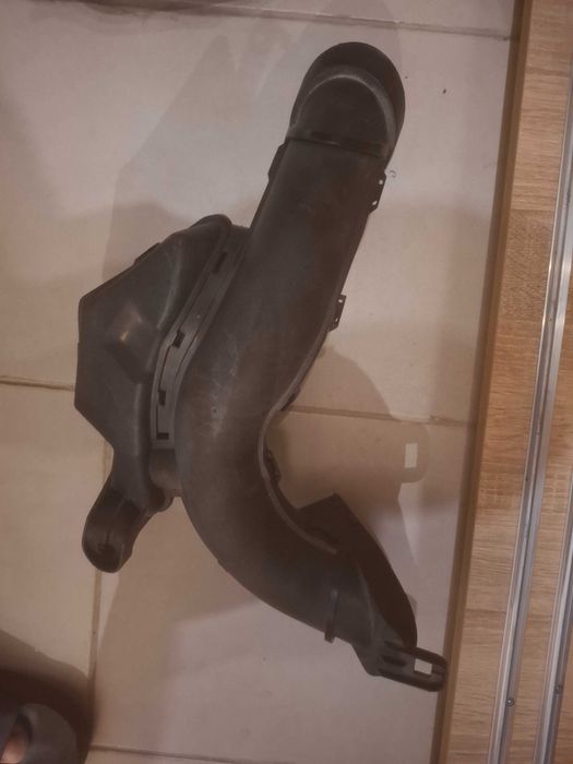 Горен въздуход за нисан джук 2010 - 2013 година