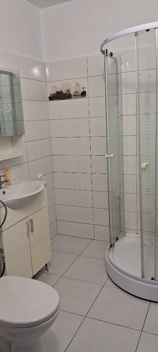 Închiriez apartament 2 camere