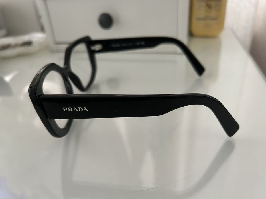 Продавам диоптрични очила от марка Прада