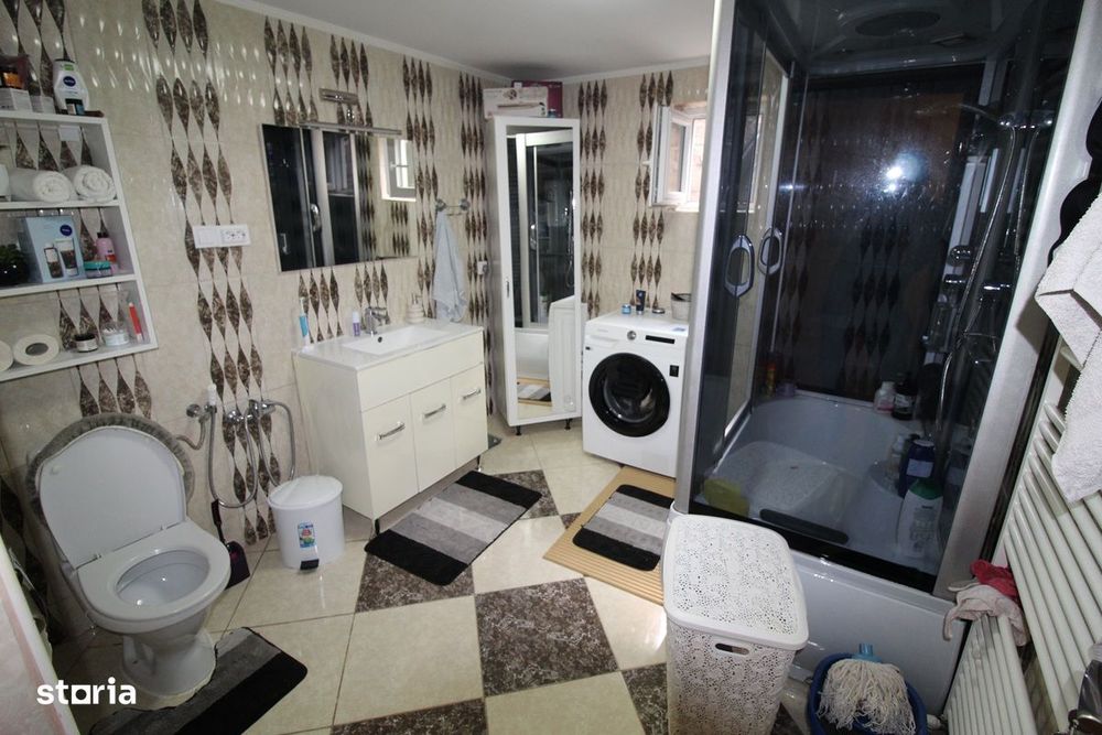 Vând casă P+M în Hunedoara, zona Micro3-Altex, teren 1413mp, f.s. 17m