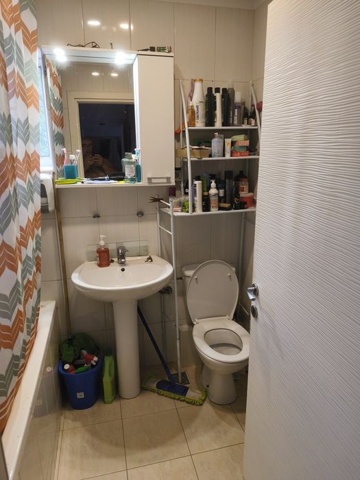 Se vinde apt.3 camere