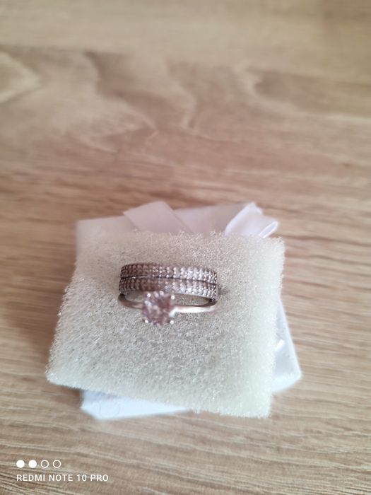 Продавам сребърен пръстен