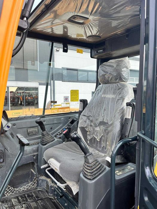 Excavator Hyundai R 80 CR-9A