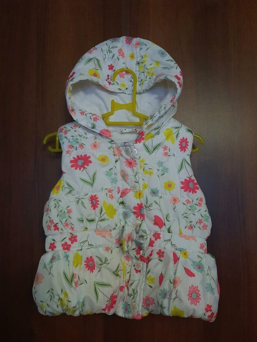 Продам куртки, пальто, жилетки  для девочки